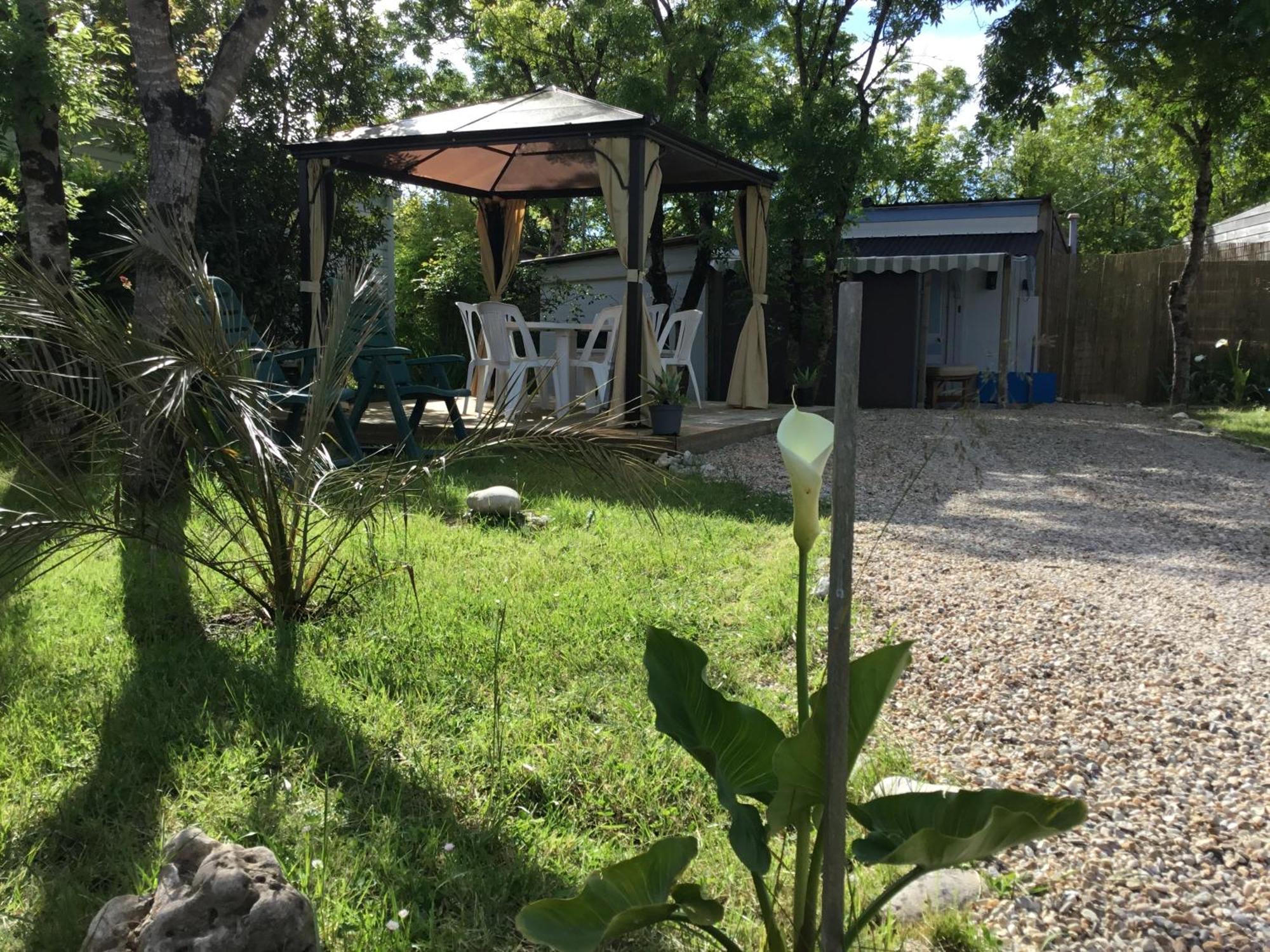 סן-ג'ורג'-דולרו La Cabane Oleronnaise מראה חיצוני תמונה